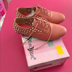 Nature Breeze Women's Coral Studded Loafers